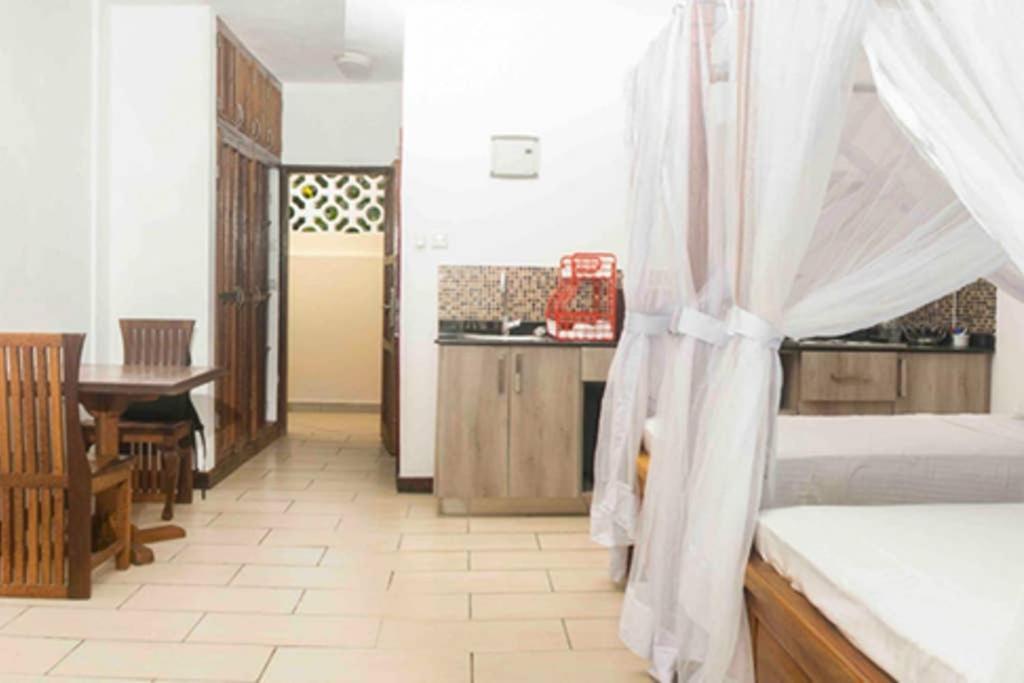Mombasa Vacations Beach Studio B11 Kültér fotó