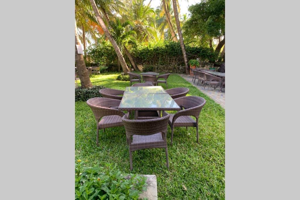 Mombasa Vacations Beach Studio B11 Kültér fotó