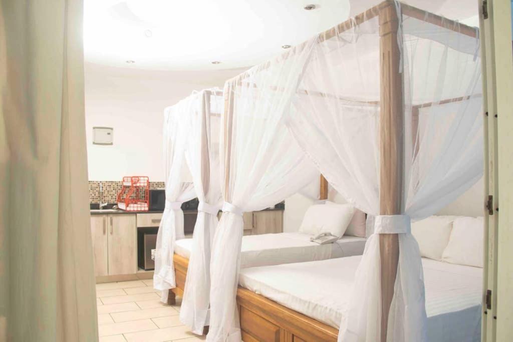 Mombasa Vacations Beach Studio B11 Kültér fotó